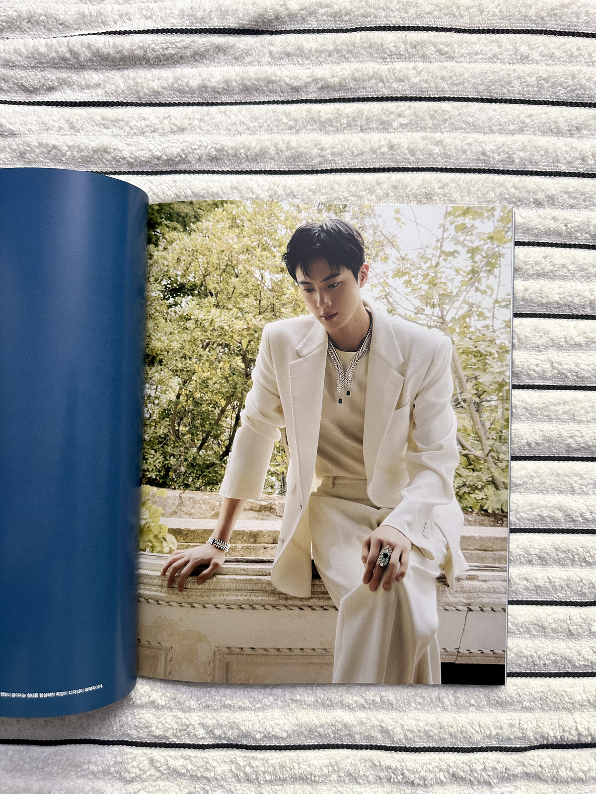 Vogue Korea Edisi Spesial Oktober 2024 menampilkan Jin BTS | Sampul A, B & C | Bekas