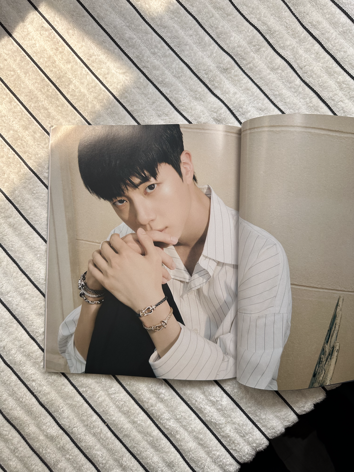 Vogue Korea Edisi Spesial Oktober 2024 menampilkan Jin BTS | Sampul A, B & C | Bekas